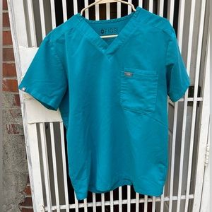 FIGS Men Leon Pocket Scrub Top in Casma Size XS